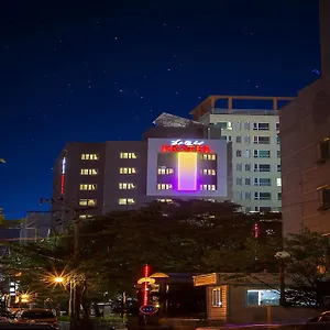 Hotel Harmony, Seul